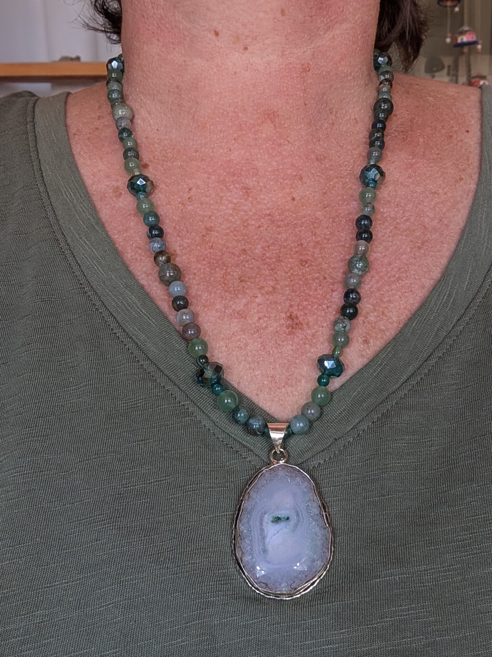 Green Agate Bead Necklace with White Geode Pendant
